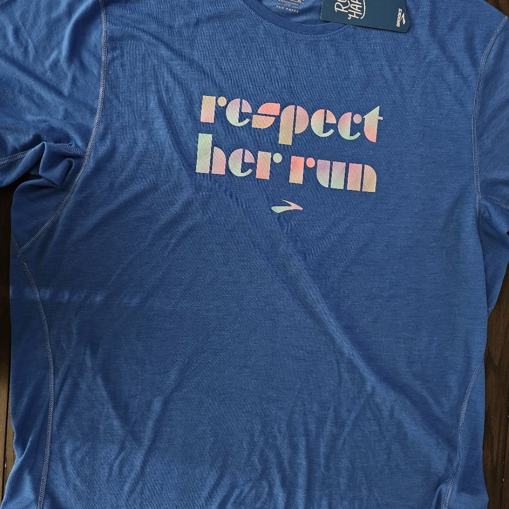 NWT MEN'S RUN HAPPY DISTANCE GRAPHIC SHORT SLEEVE - Picture 6 of 6